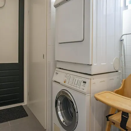 Villa Amicable With Whirlpool Callantsoog