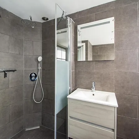 Villa Amicable With Whirlpool *
