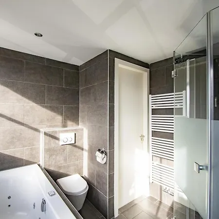 Villa Amicable With Whirlpool